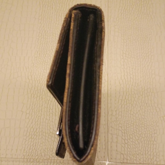 💋Fendi Zucca Canvas Continental Wallet Pre-loved - Picture 2 of 11